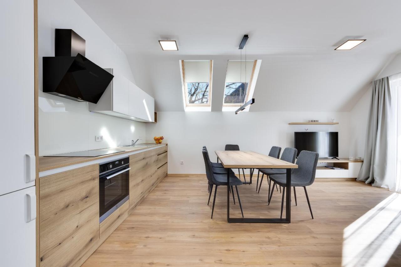 Chic Apartments With Balcony And Spa In Мойстрана Екстер'єр фото