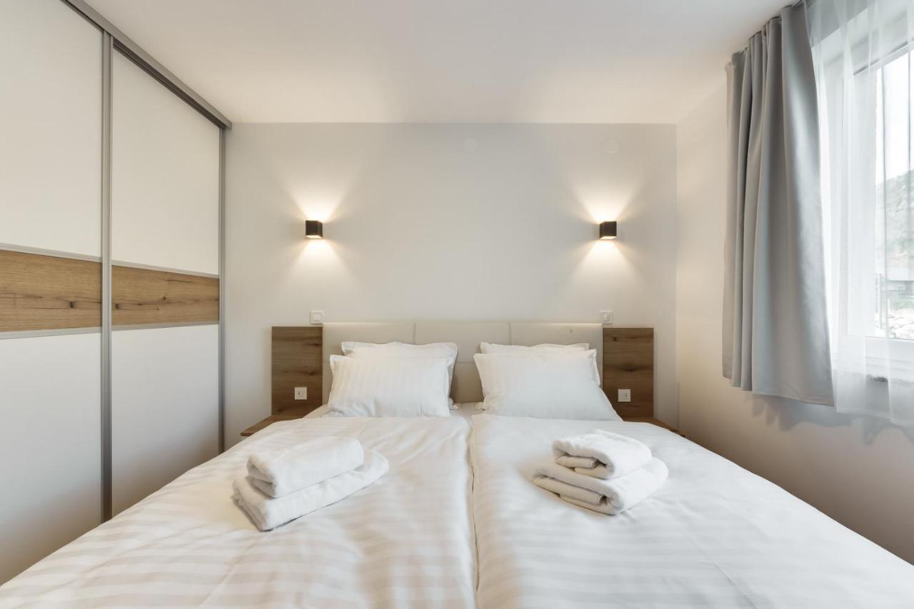 Chic Apartments With Balcony And Spa In Мойстрана Екстер'єр фото