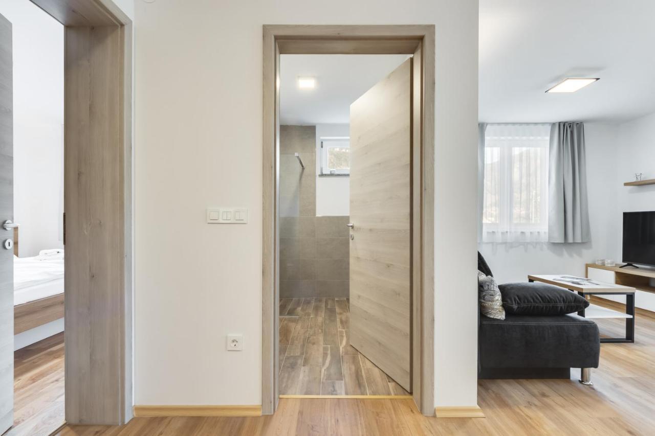 Chic Apartments With Balcony And Spa In Мойстрана Екстер'єр фото