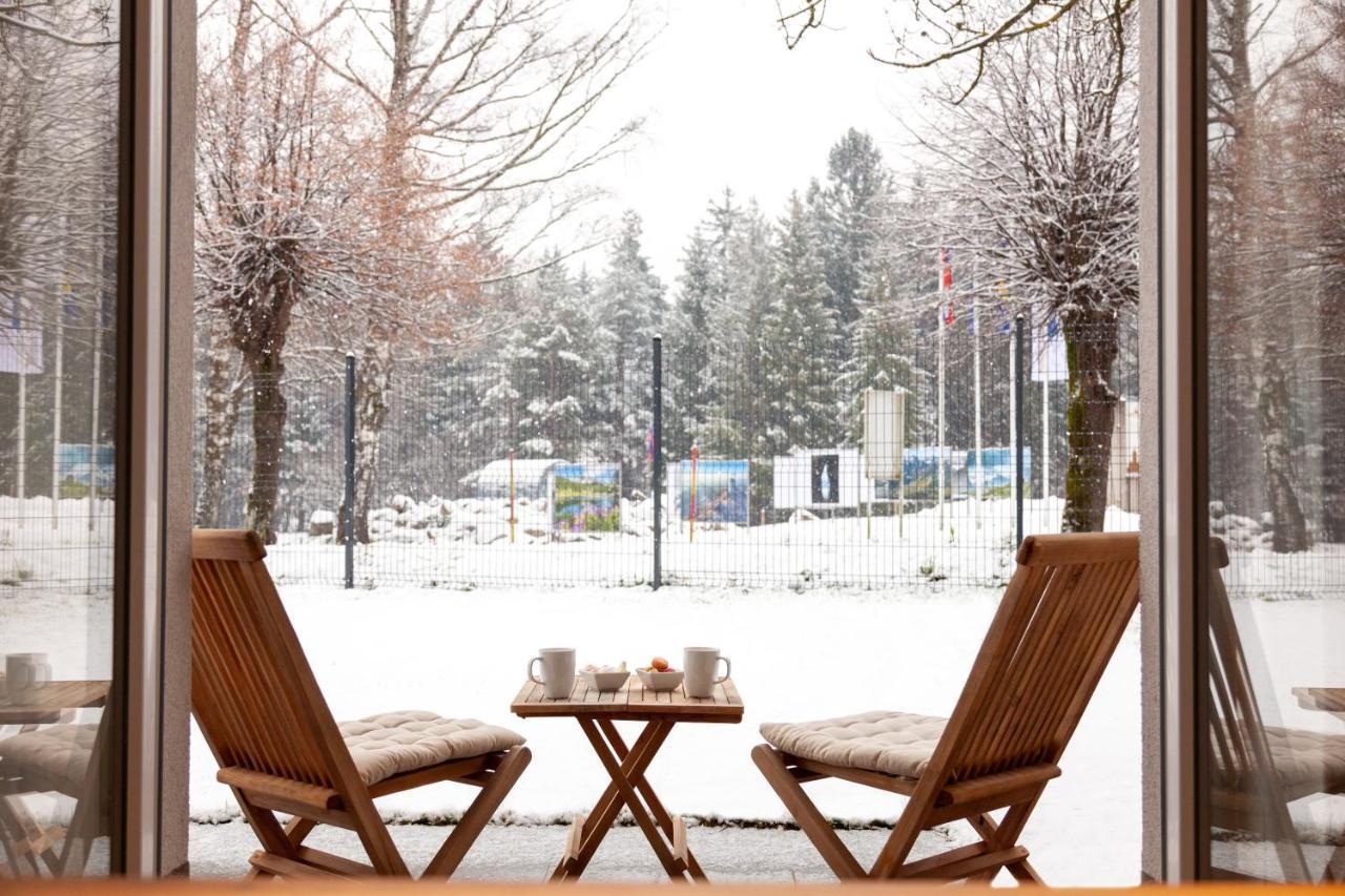 Chic Apartments With Balcony And Spa In Мойстрана Екстер'єр фото